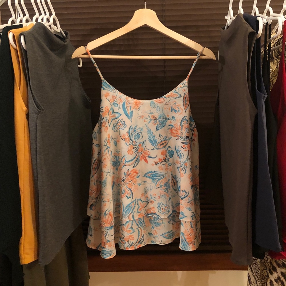 HP!! Beautiful NWOT boutique top